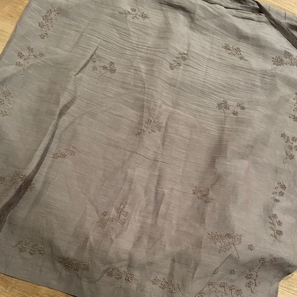 VTG Gap Women’s Neutral Gray Floral Embroidered Linen & Silk Skirt Medium - Picture 3 of 8